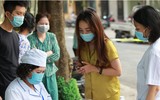 Cuộc sống sau hàng rào cách ly ở phố Trúc Bạch?